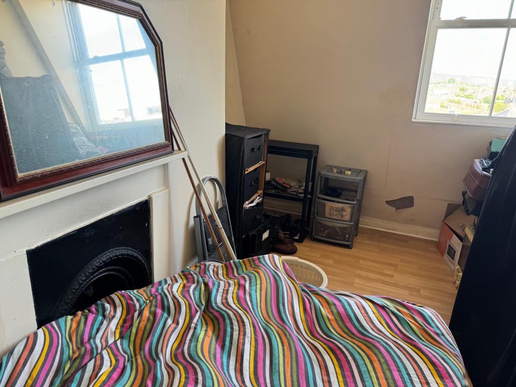 Lot: 4 - TOWN CENTRE FLAT FOR INVESTMENT - Bedroom